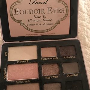Boudoir eye shadow pallet